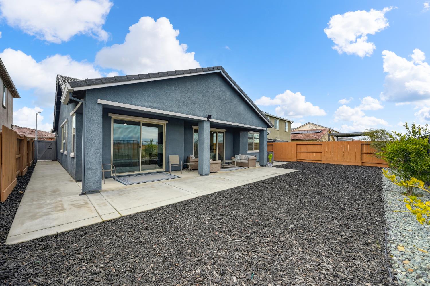 12913 Knightsbrook Avenue