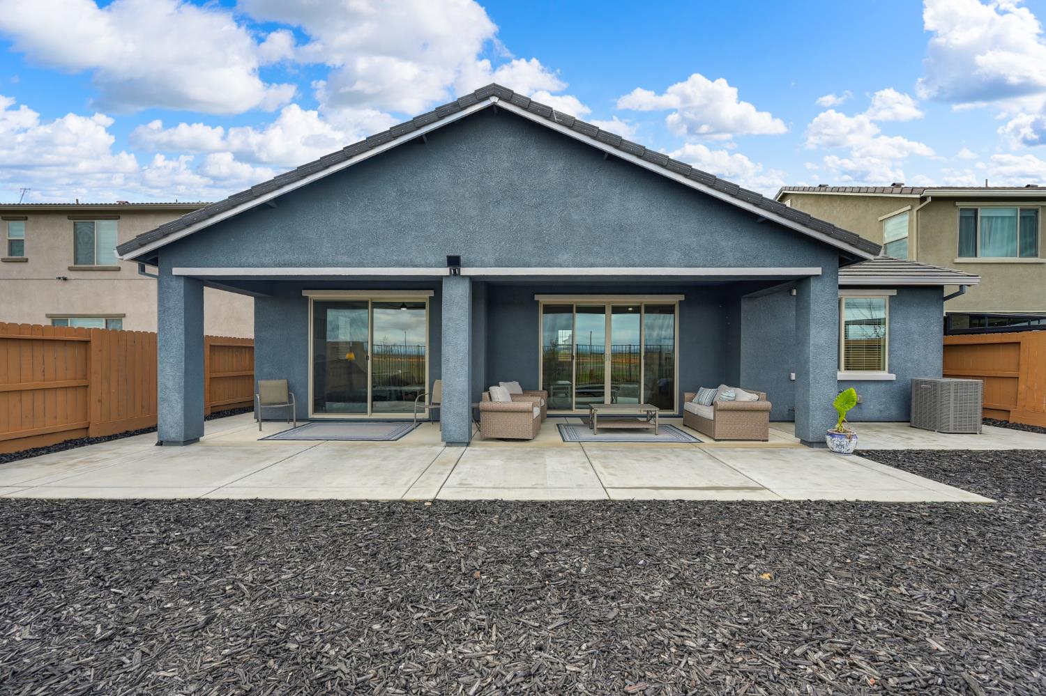 12913 Knightsbrook Avenue