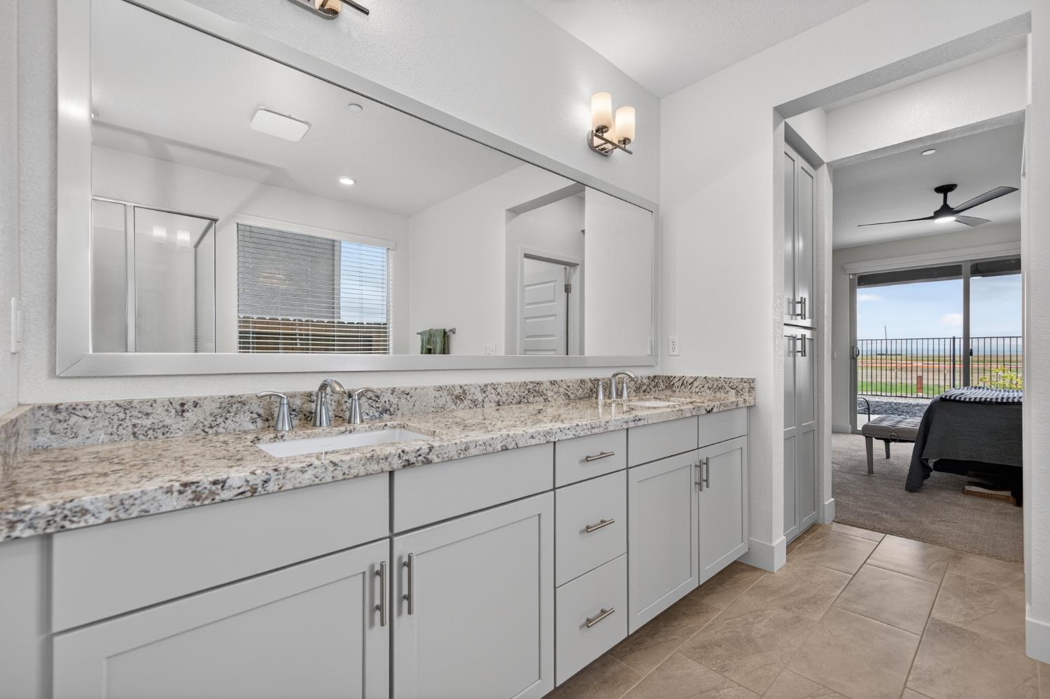 12913 Knightsbrook Avenue