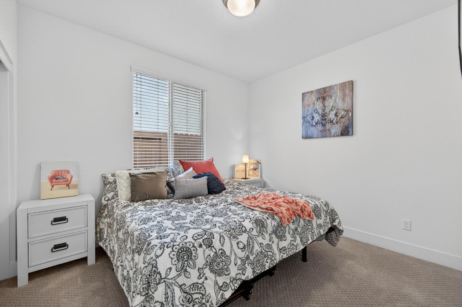 12913 Knightsbrook Avenue