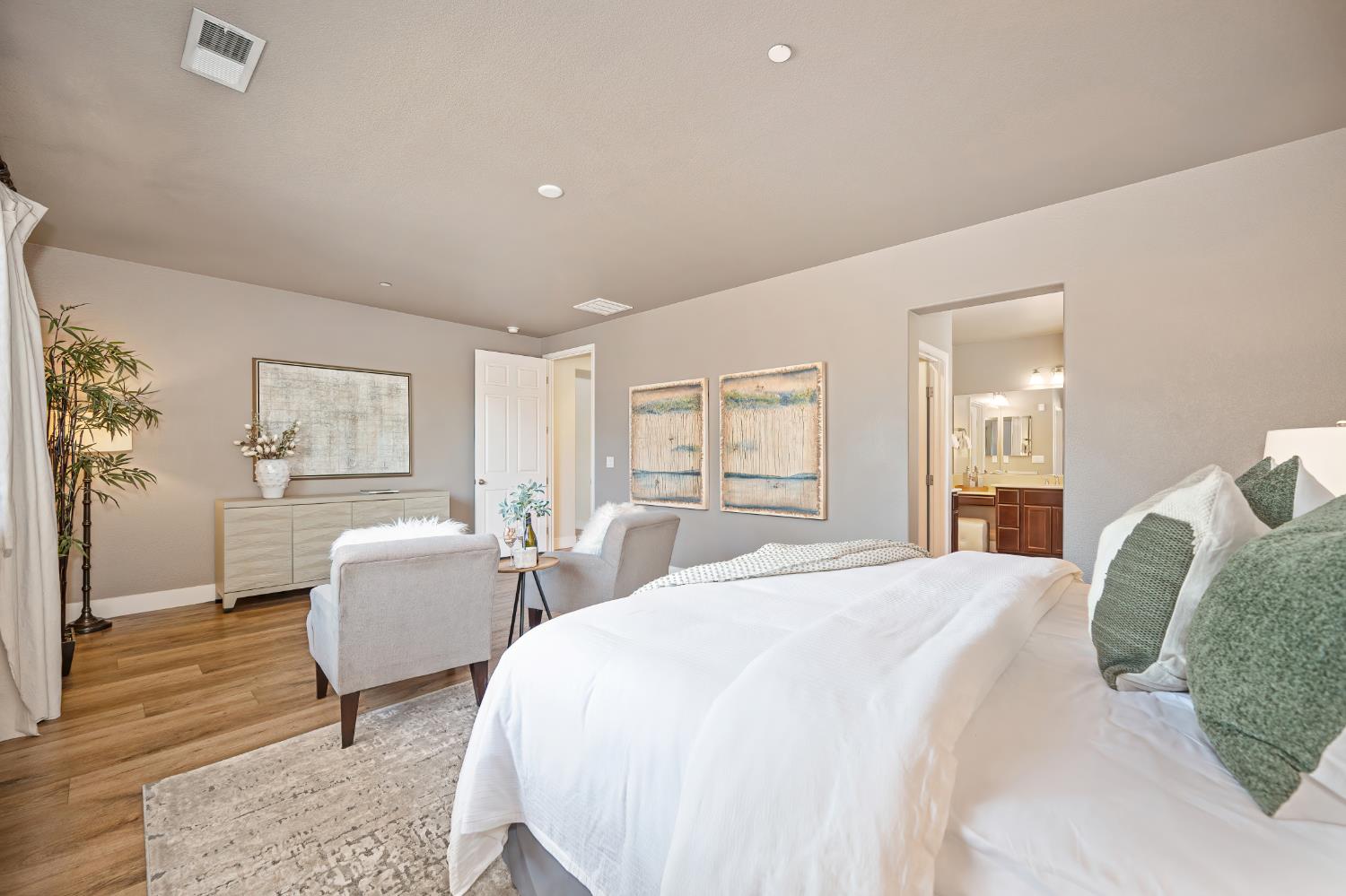 12425 Kibbie Lake Way