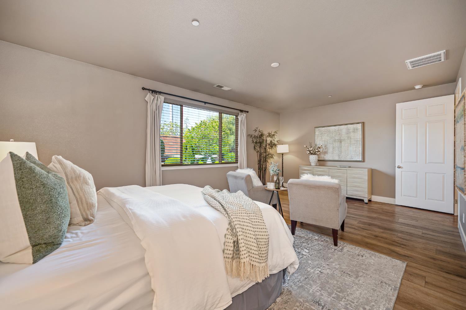 12425 Kibbie Lake Way