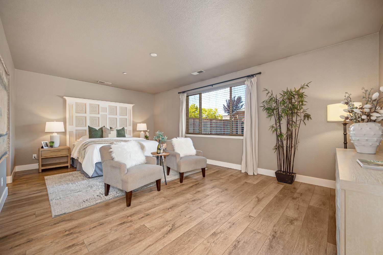 12425 Kibbie Lake Way