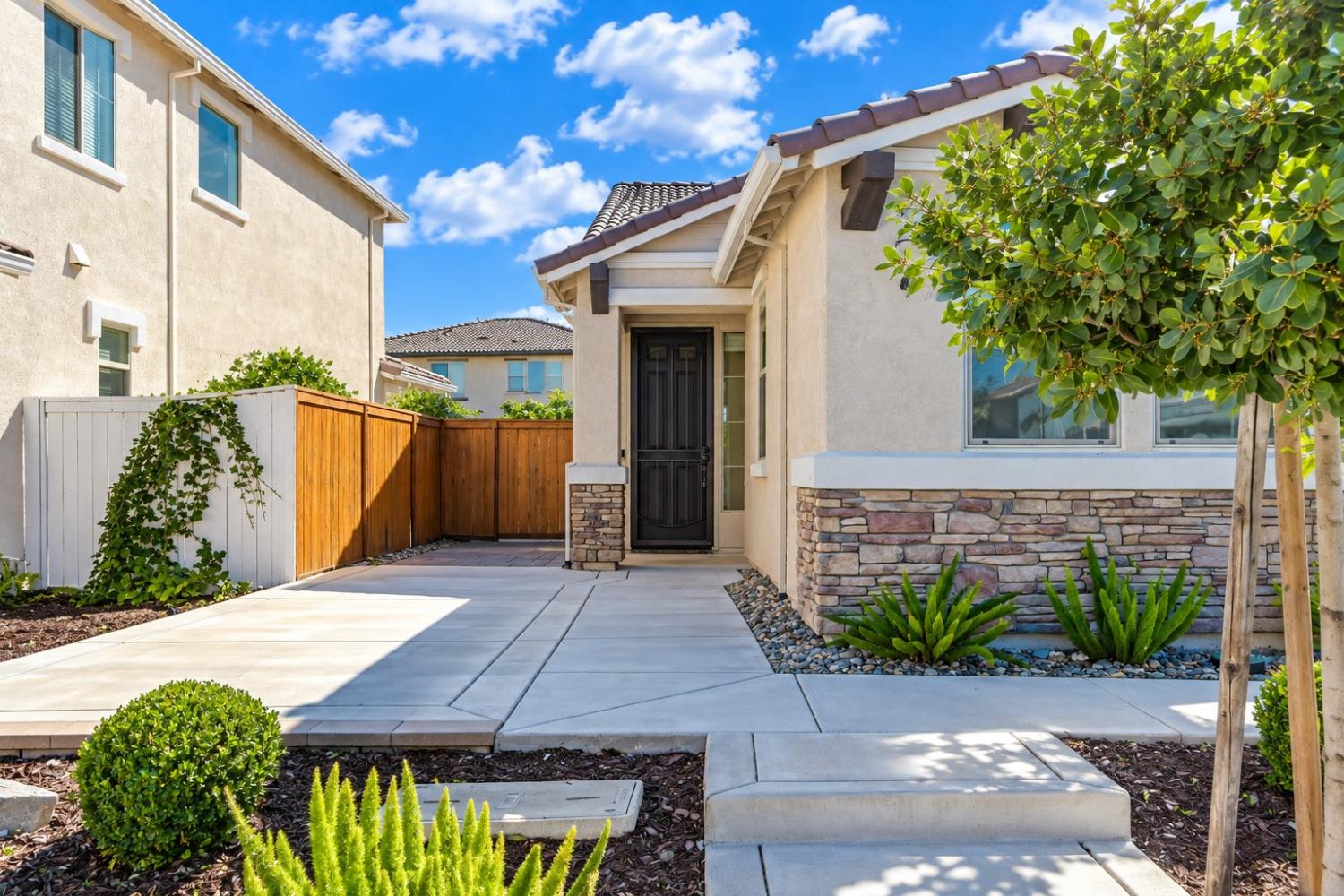 12808 Montbrook Way