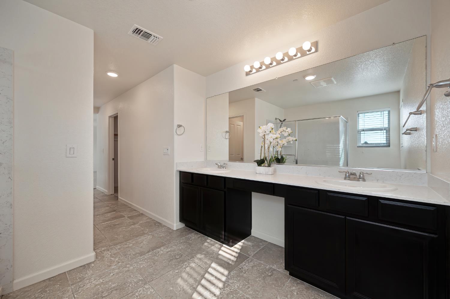 5833 Dulwich Way