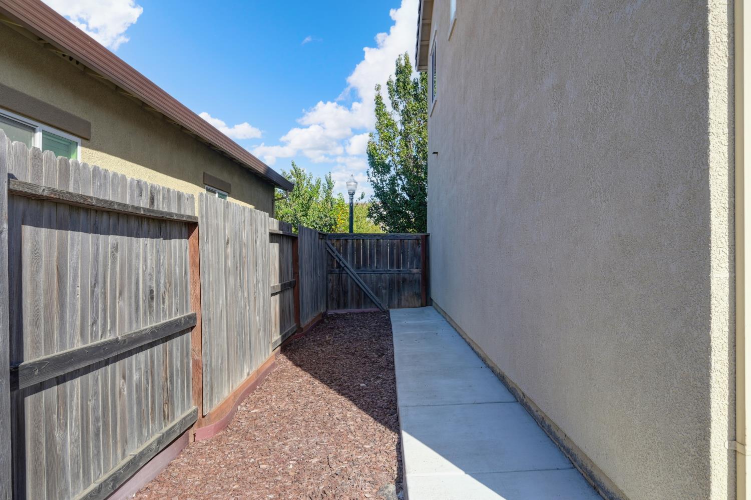5833 Dulwich Way