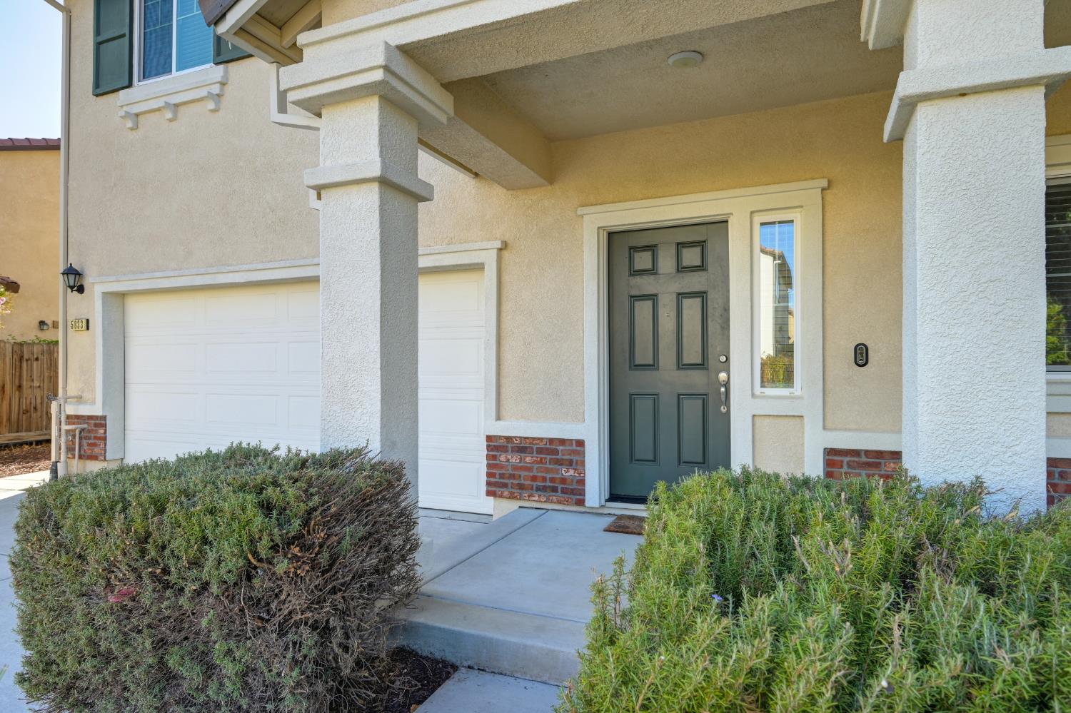 5833 Dulwich Way