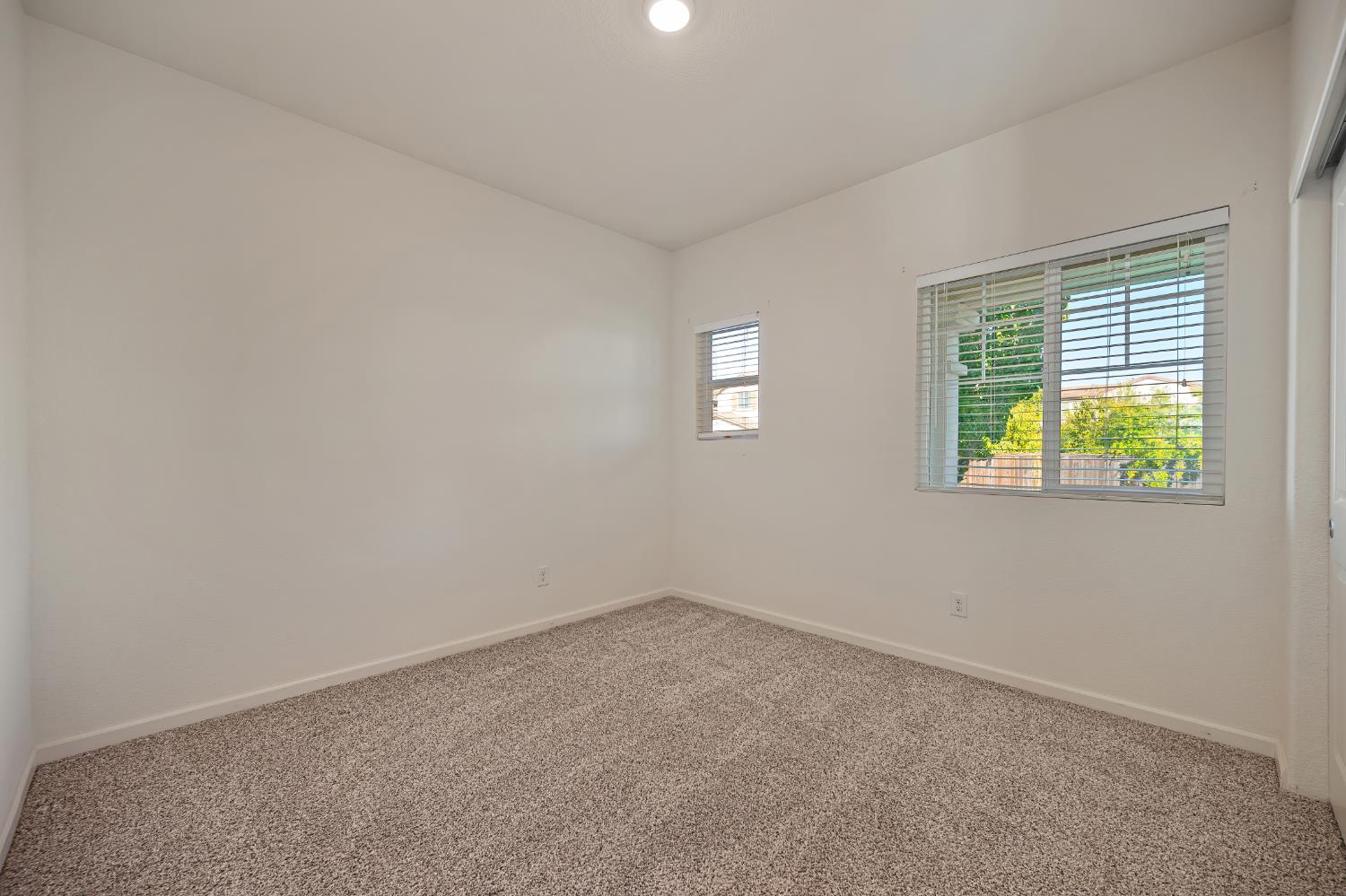 5833 Dulwich Way