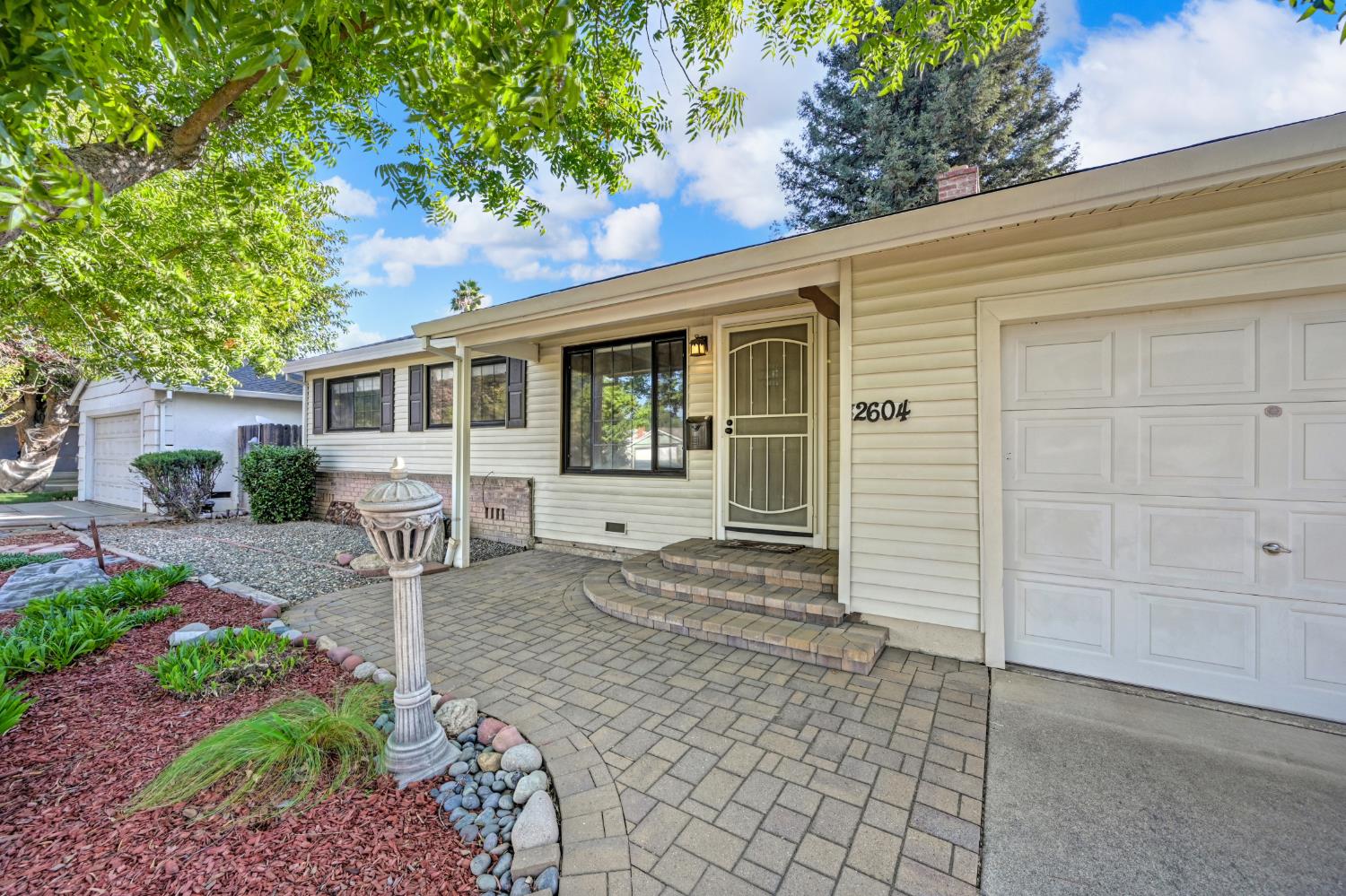 2604 Northview Drive