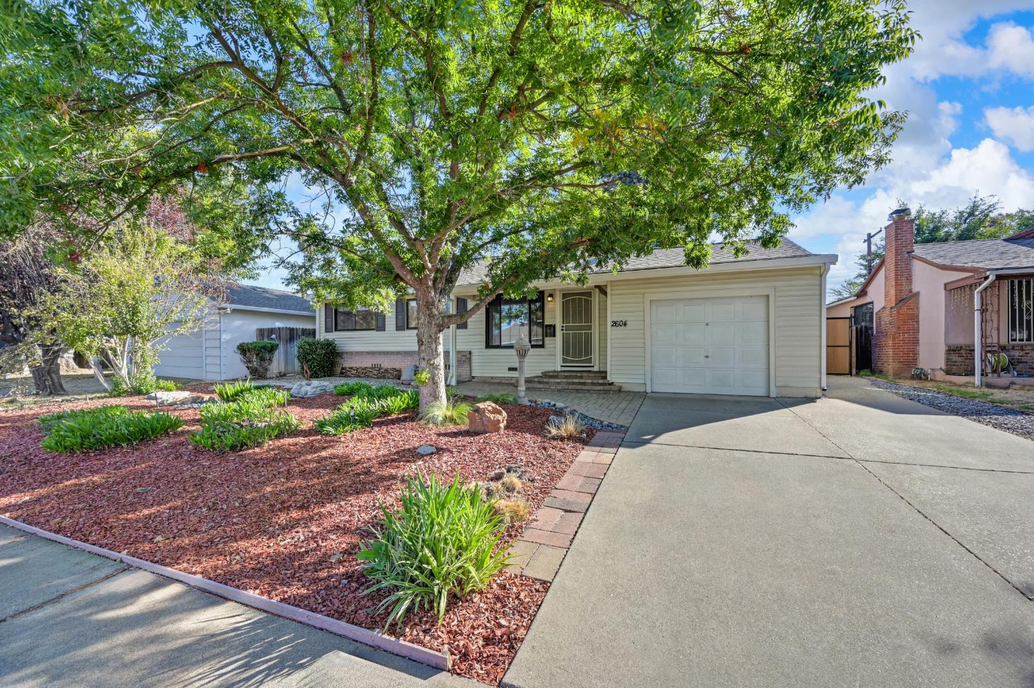 2604 Northview Drive