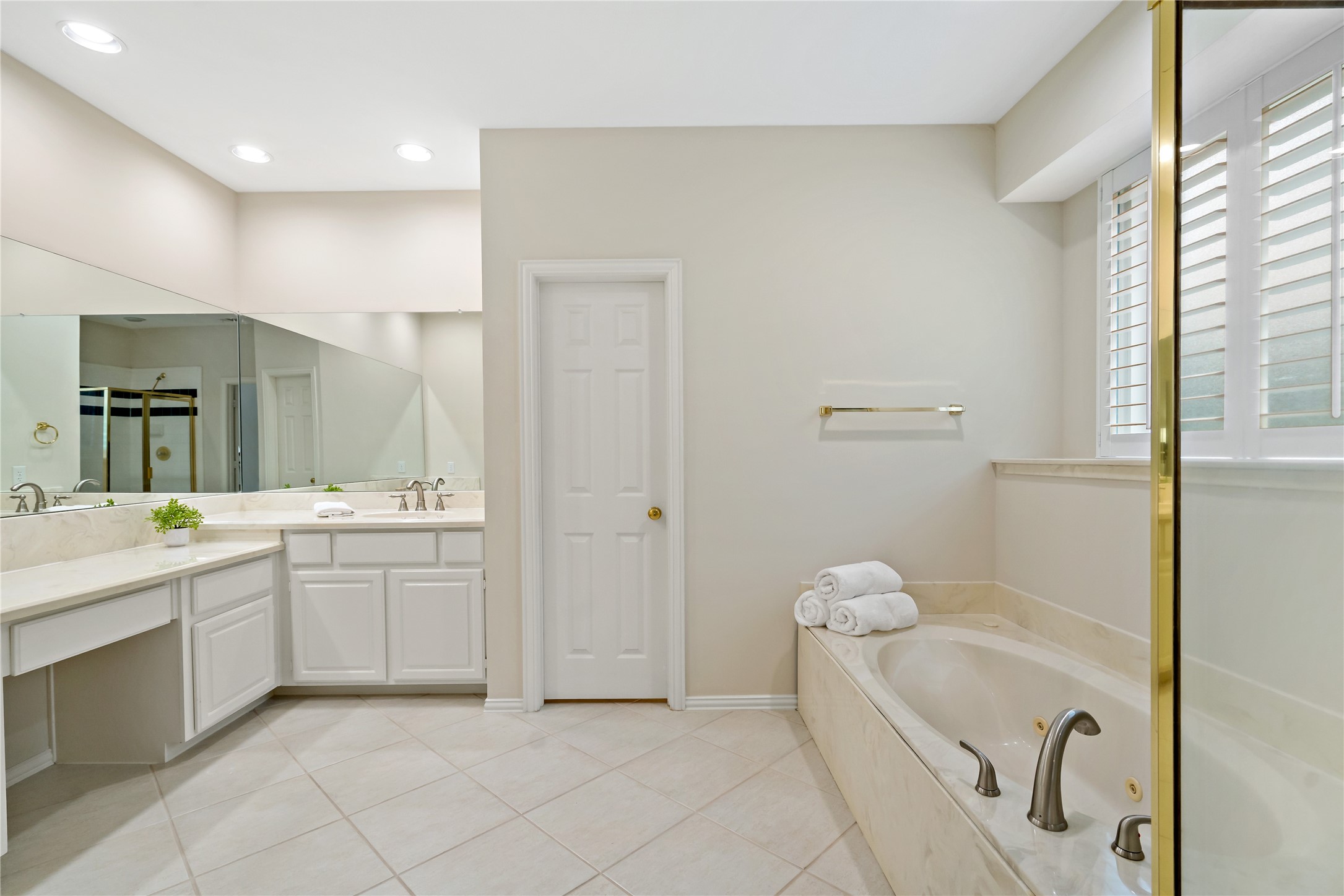 6421 Blacktree Drive