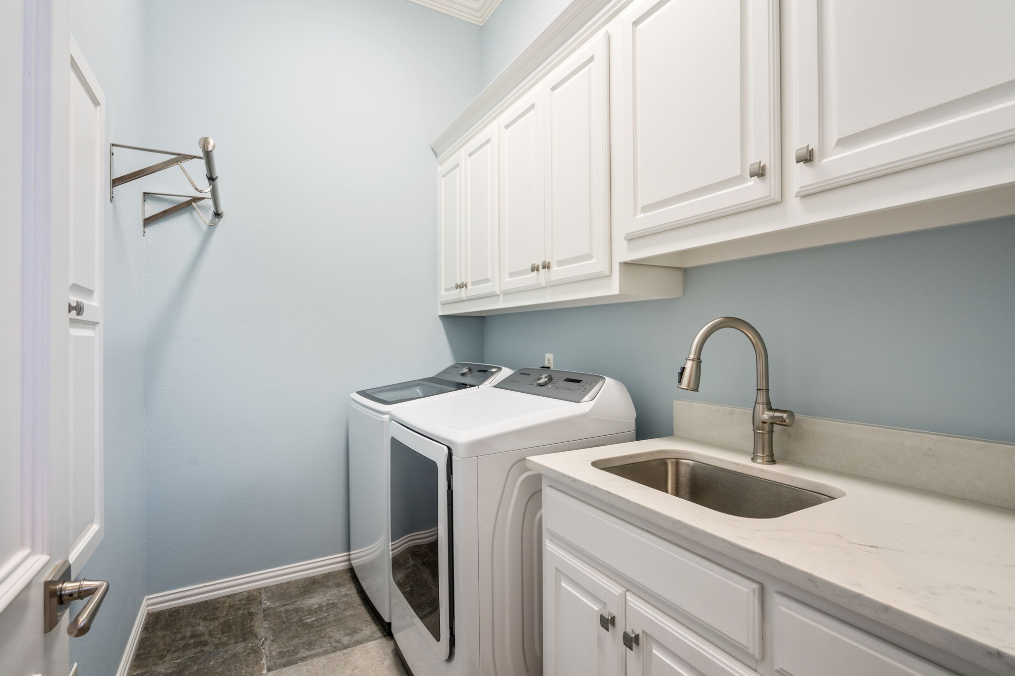 5116 Meadowside Lane