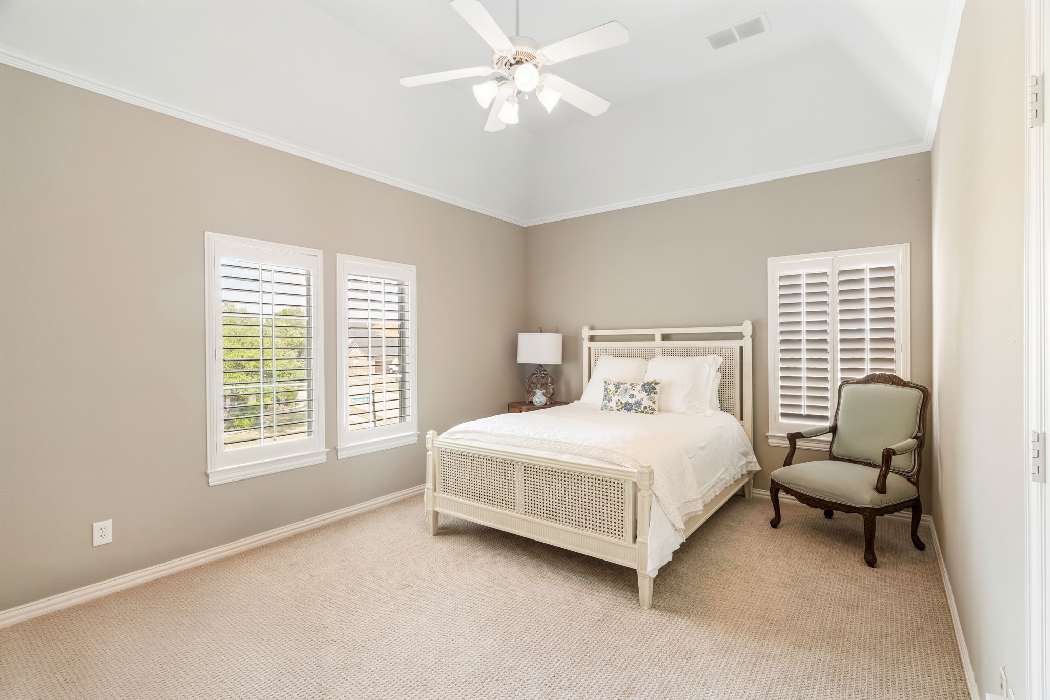 5116 Meadowside Lane