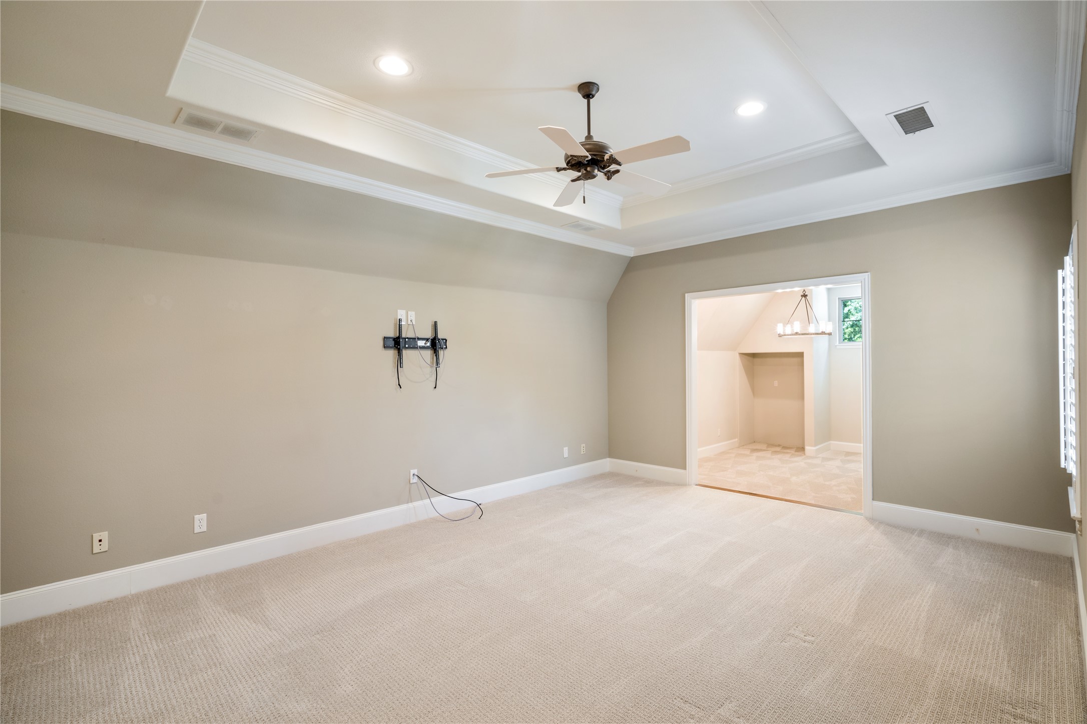 5116 Meadowside Lane