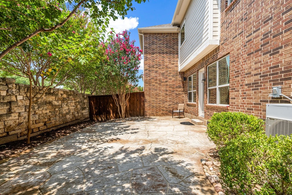 2225 Cameron Crossing