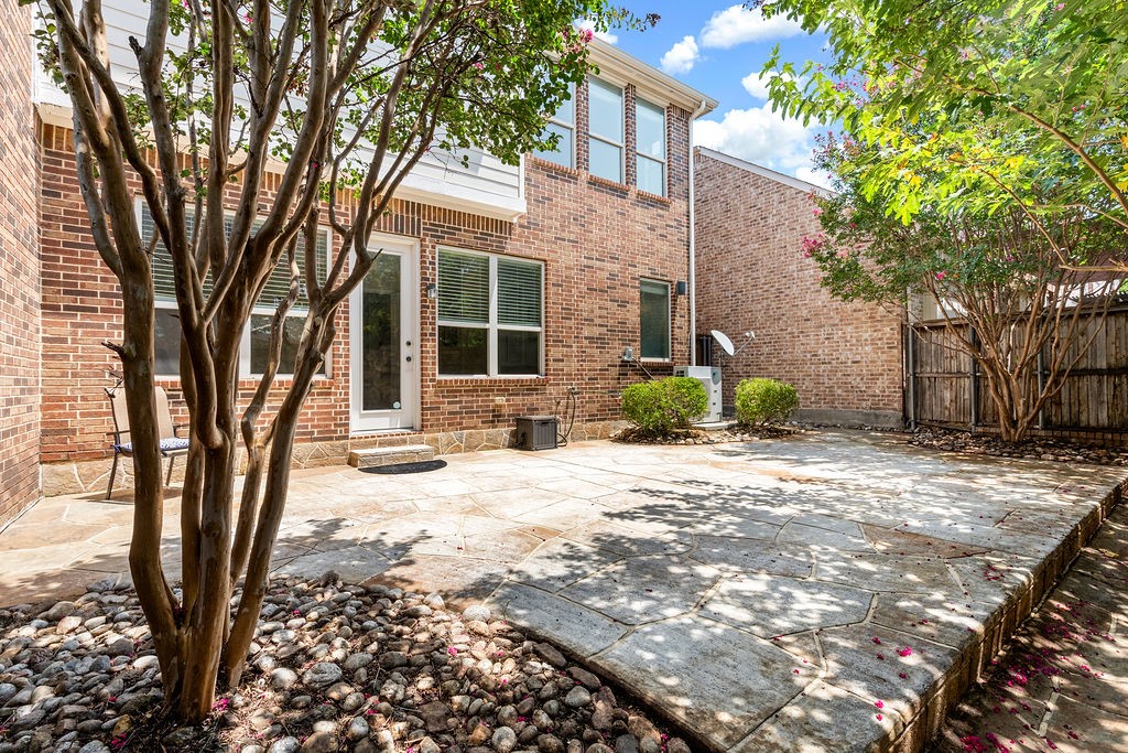 2225 Cameron Crossing