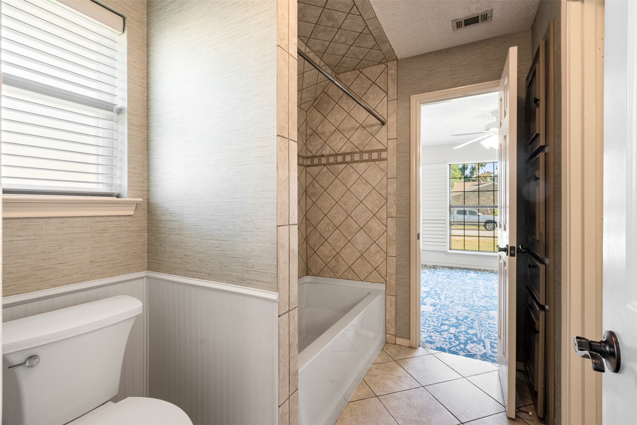2313 Tamarisk Lane