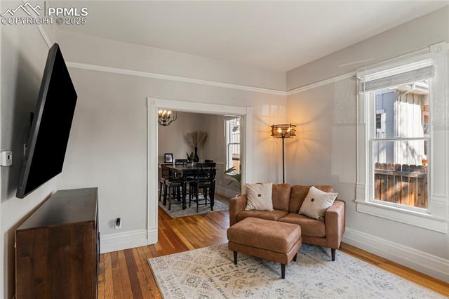 2112 W Pikes Peak Avenue