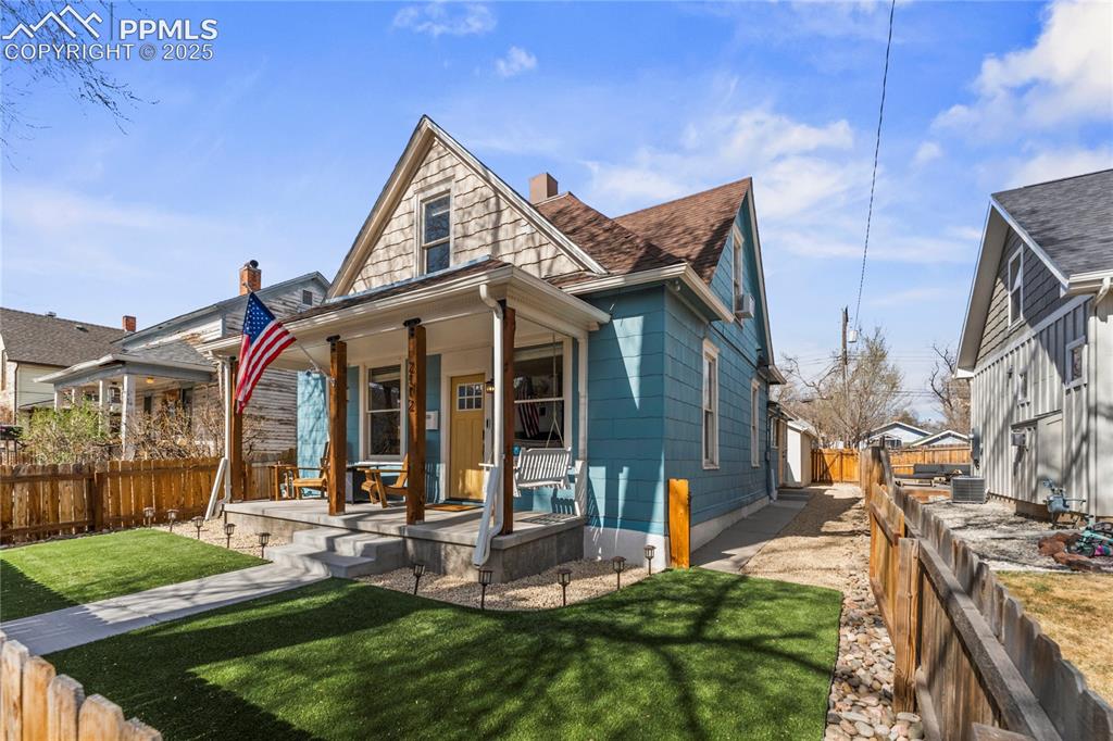 2112 W Pikes Peak Avenue