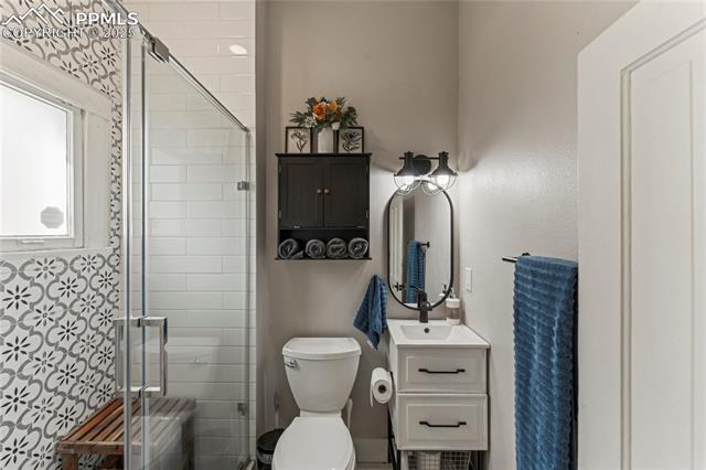 2112 W Pikes Peak Avenue