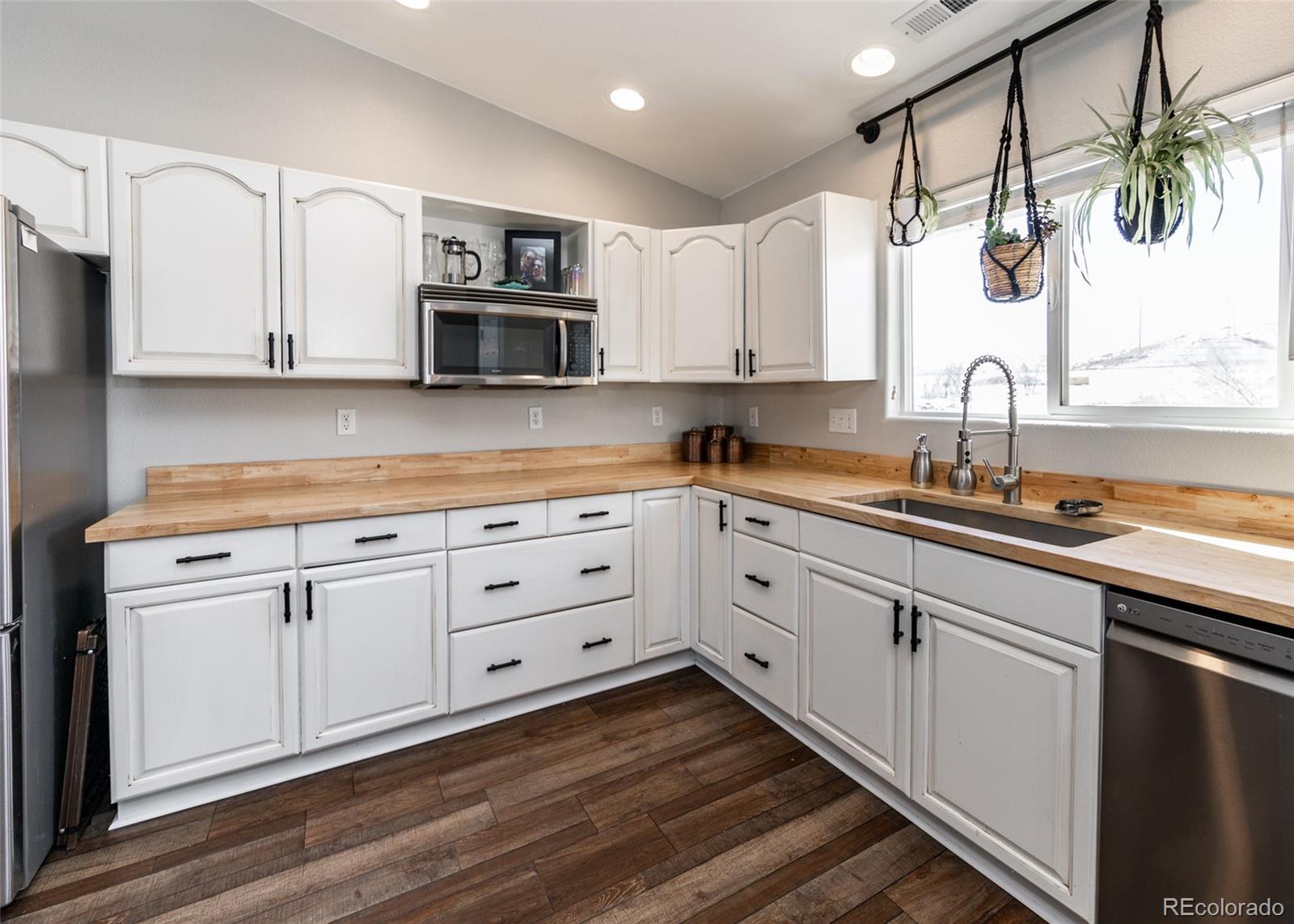 1406 Leigh Lane