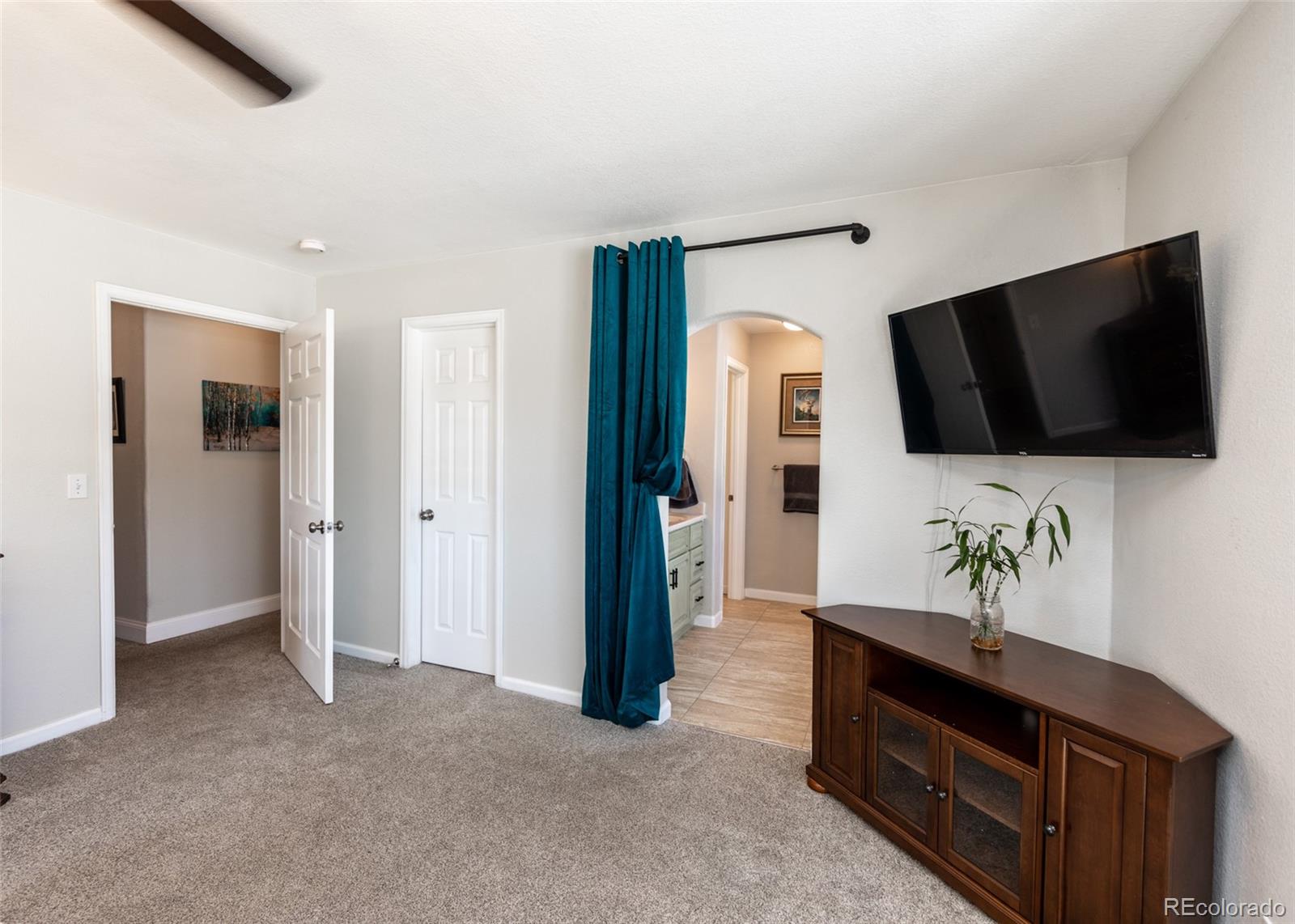 1406 Leigh Lane