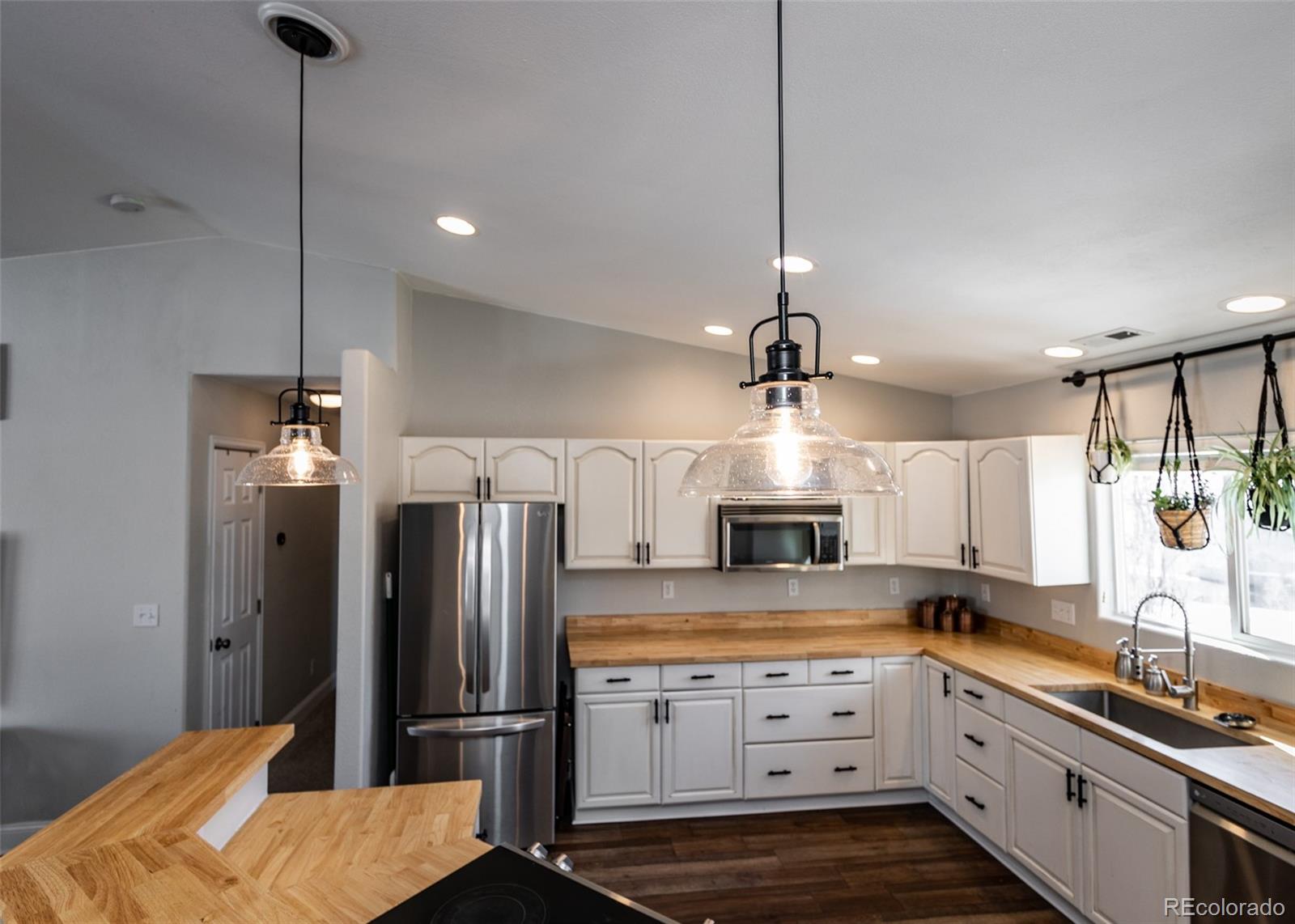 1406 Leigh Lane