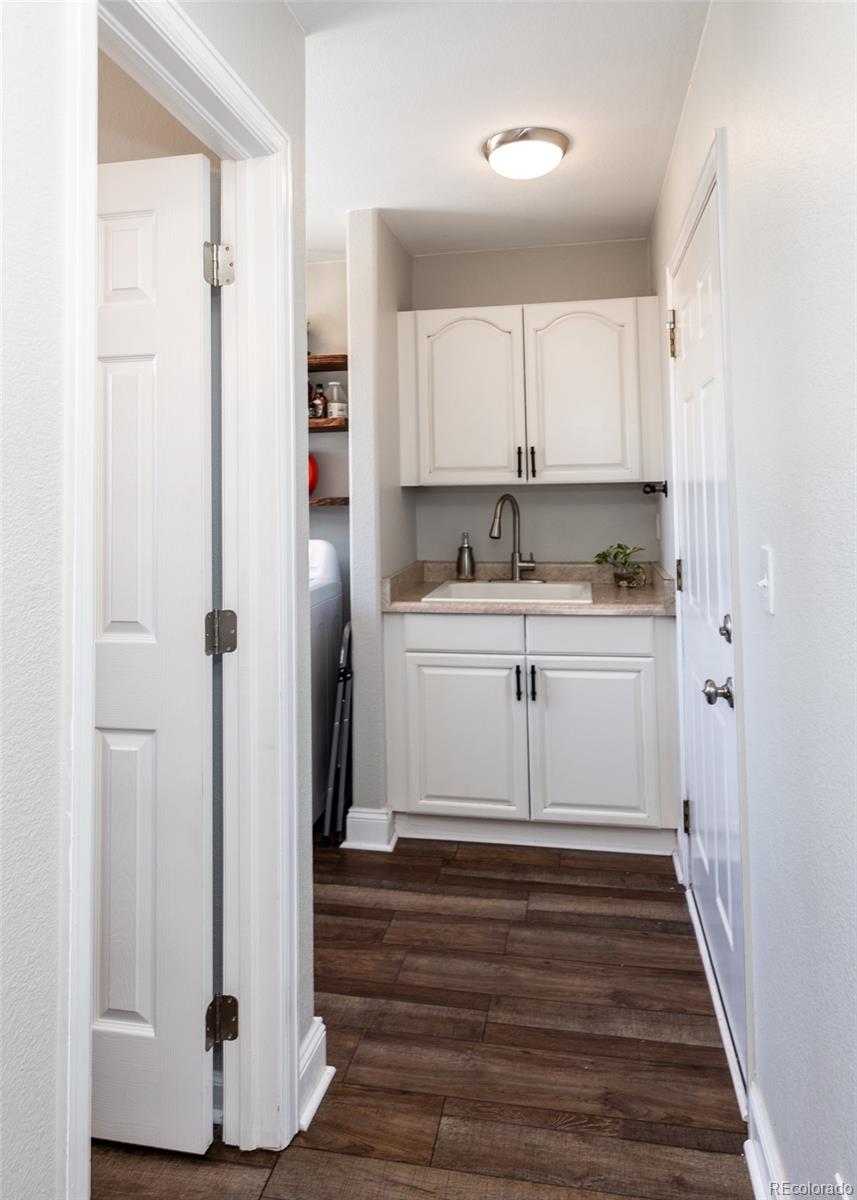 1406 Leigh Lane