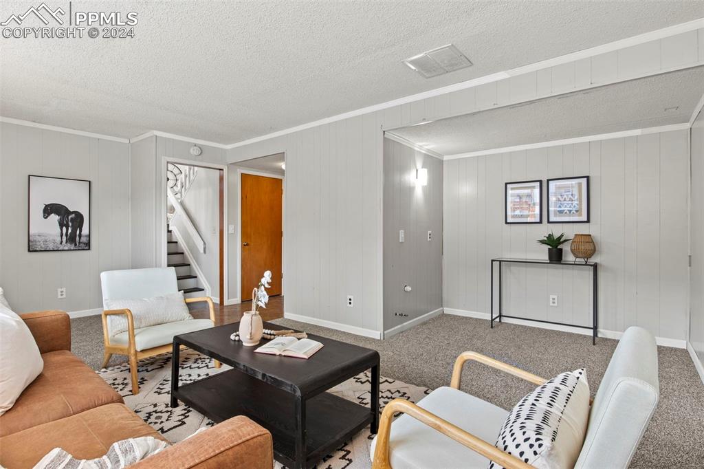 8560 Pepperridge Drive