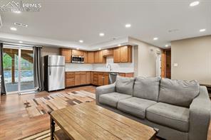 15 Newport Circle