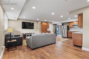 15 Newport Circle