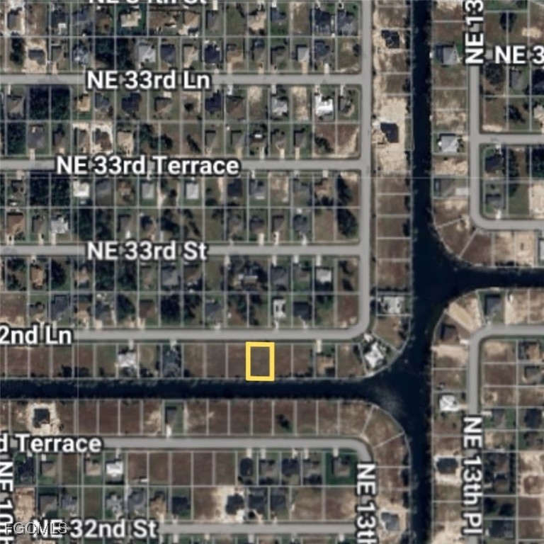 1112 NE 32nd LN
