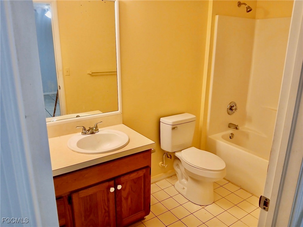 5144/5146 28th ST SW