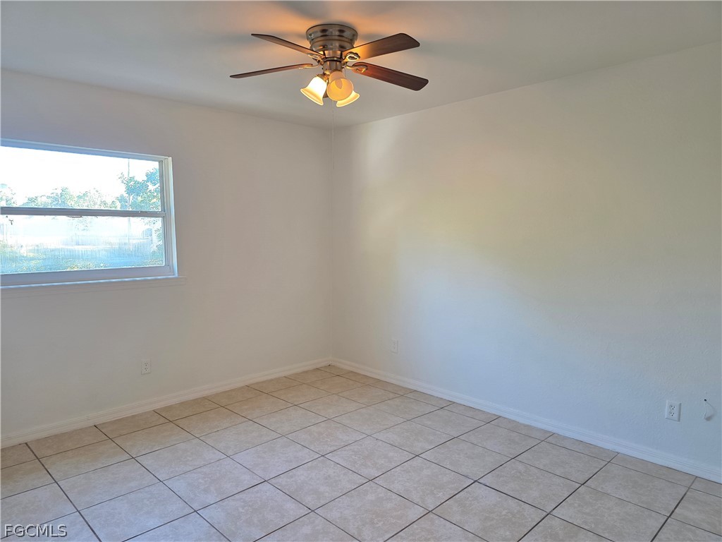 5144/5146 28th ST SW