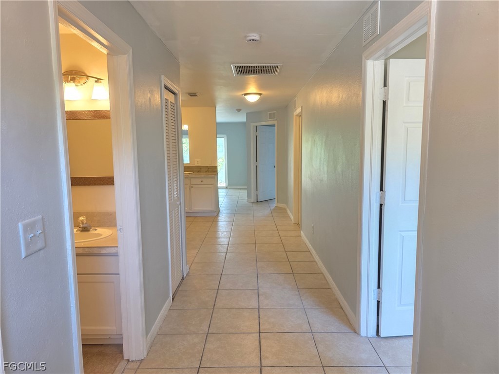 5144/5146 28th ST SW