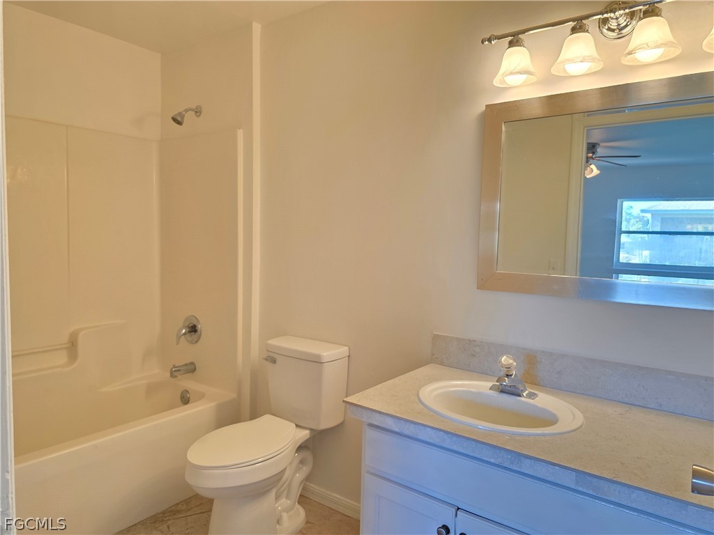 5144/5146 28th ST SW