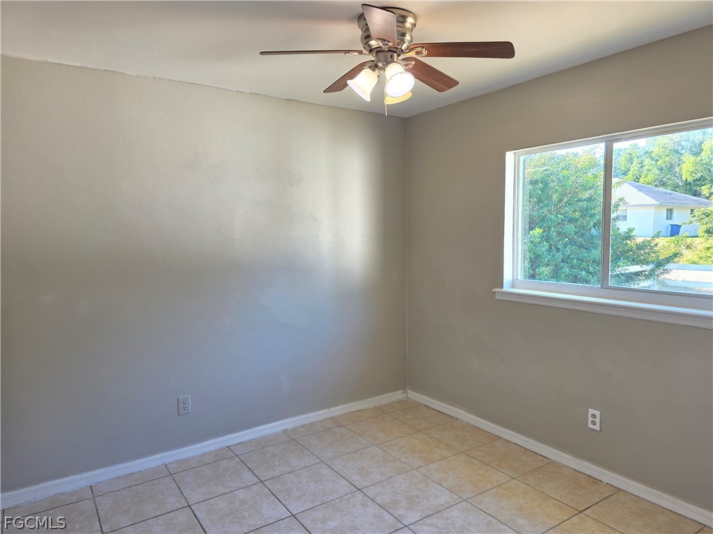 5144/5146 28th ST SW