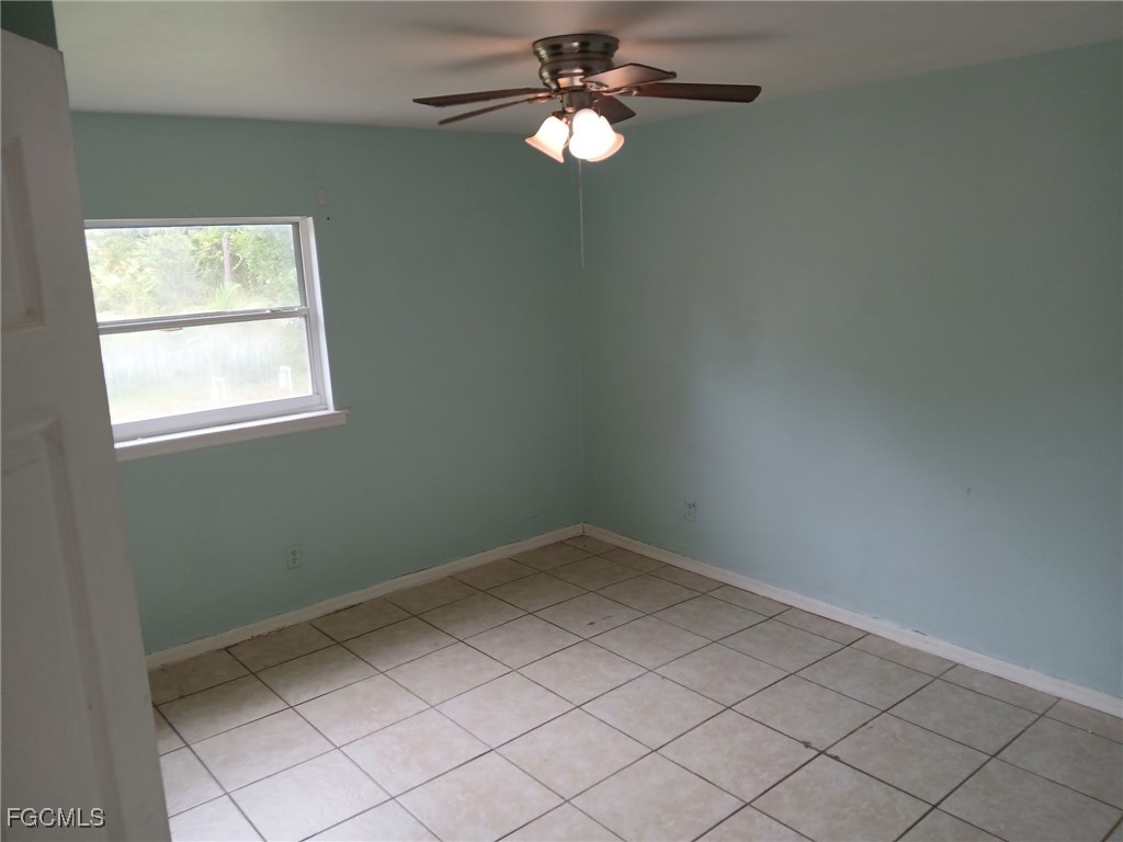 5144/5146 28th ST SW