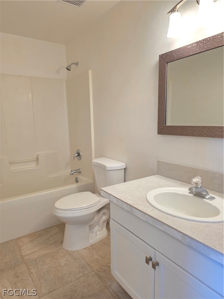 5144/5146 28th ST SW