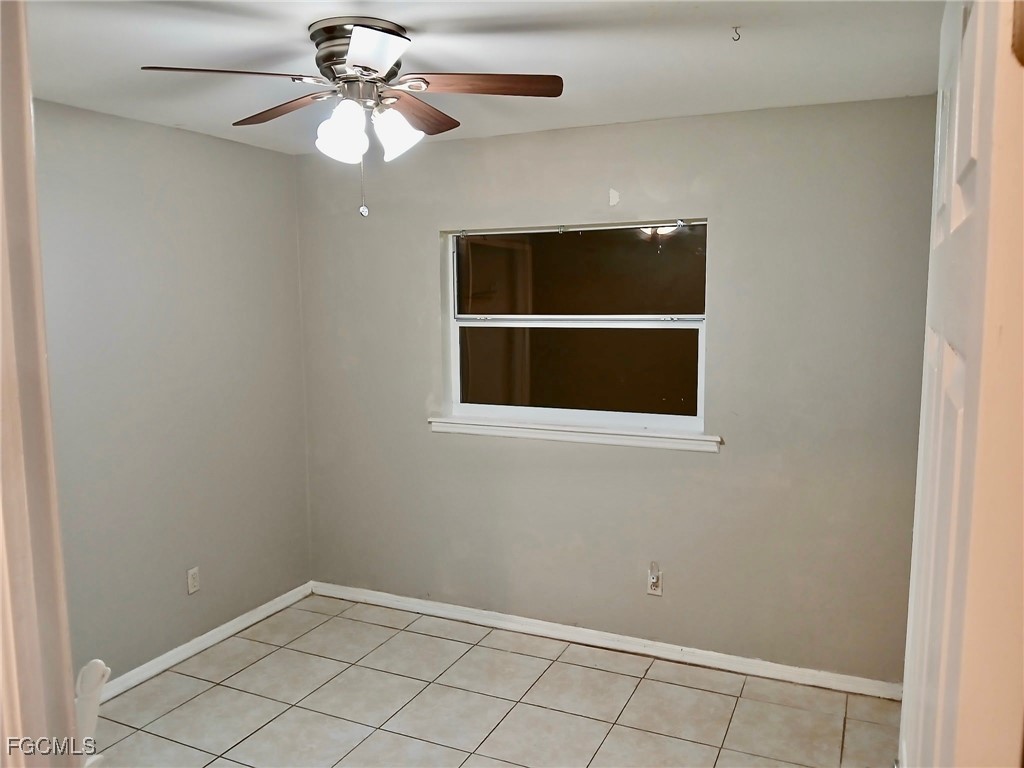 5144/5146 28th ST SW