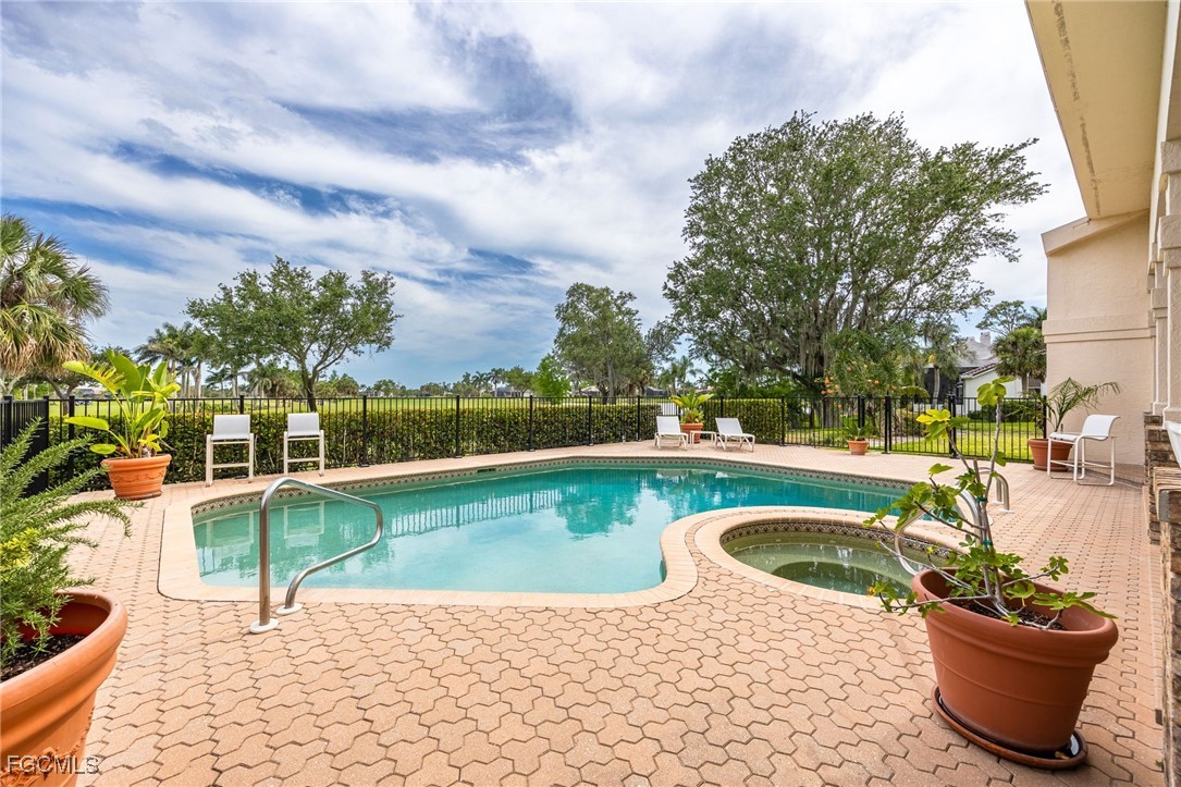 16031 Forest Oaks DR