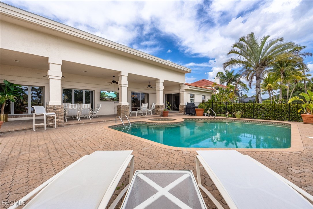 16031 Forest Oaks DR