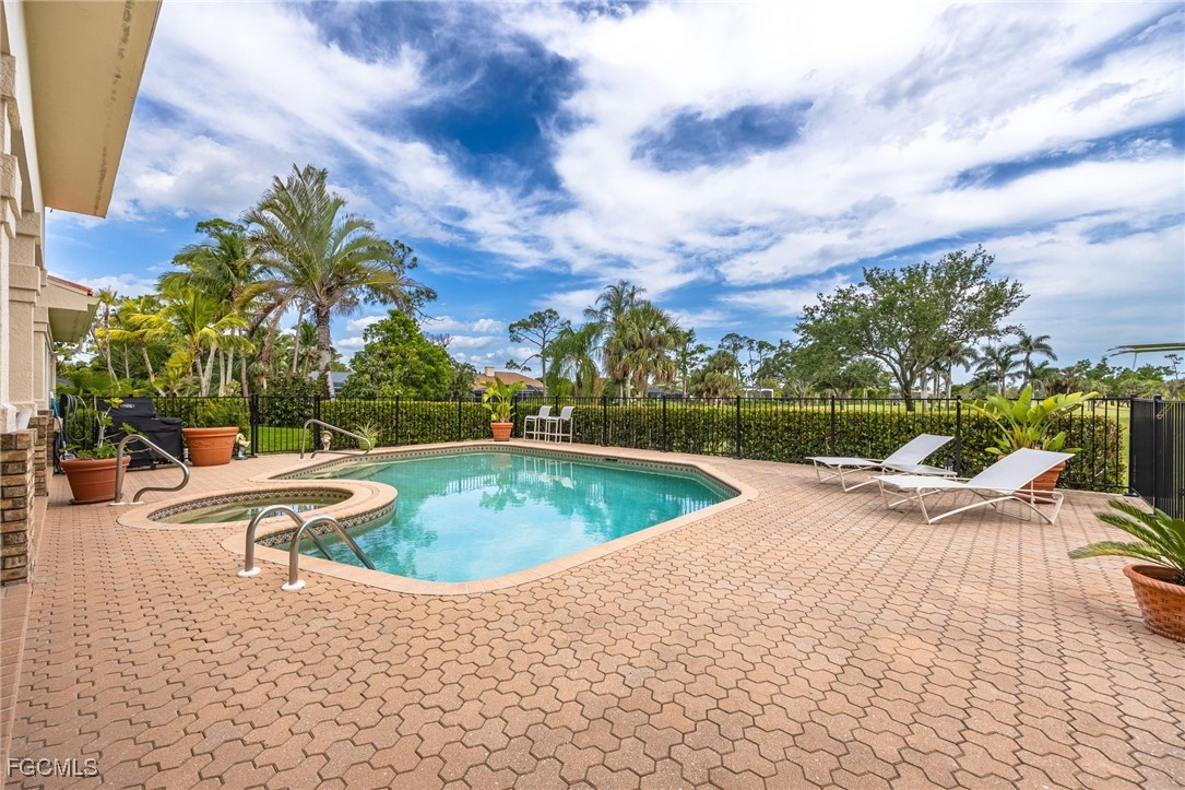 16031 Forest Oaks DR