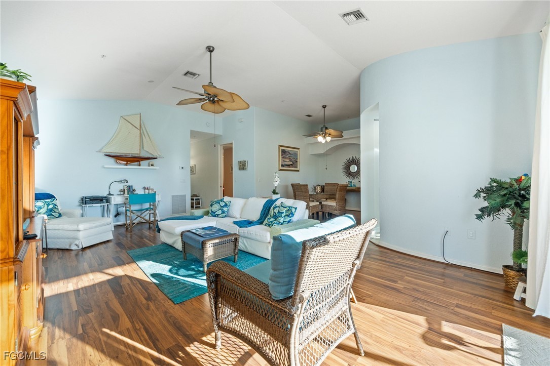 1121 Van Loon Commons CIR 305