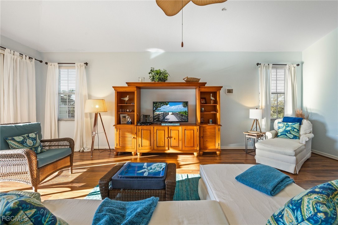 1121 Van Loon Commons CIR 305