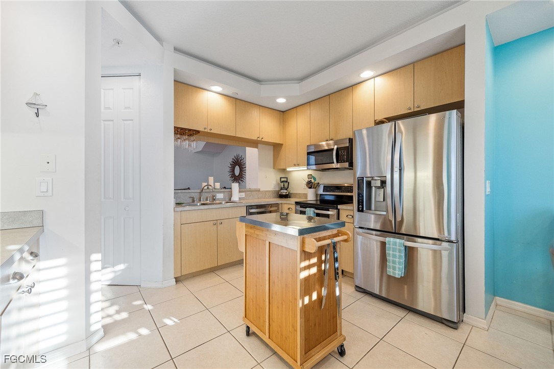 1121 Van Loon Commons CIR 305