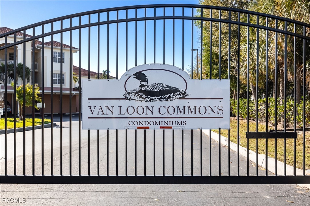 1121 Van Loon Commons CIR 305