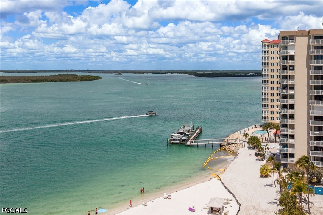 8701 Estero BLVD 502