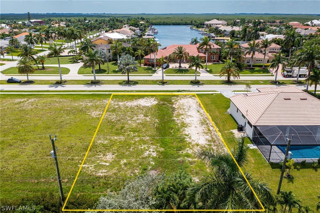 4927 Sands Boulevard S