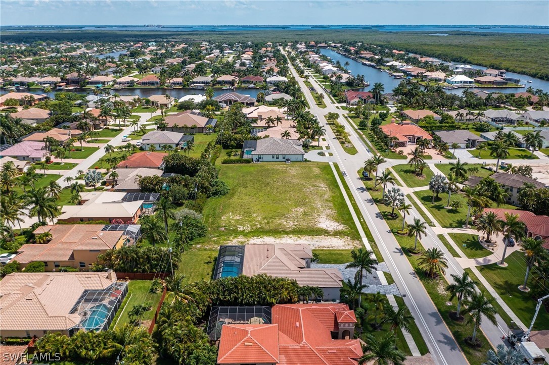 4927 Sands Boulevard S